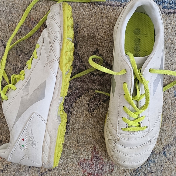 Soccer Cleats - Picture 4 of 4